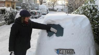 Due immagini della nevicata del mese scorso