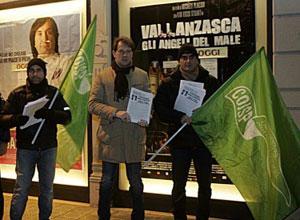 Volantini e sit-in di protestacontro il film su Vallanzasca