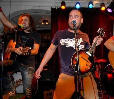 <b>SON TORNATI </b>I Matti delle Giuncaie stasera in concerto a Castiglione  