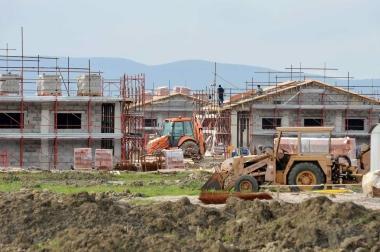 Lagricamping in costruzione a Carlappiano al confine con la Sperpaia   