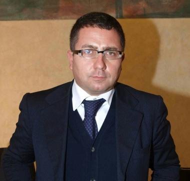 <b>FOLLE CORSA.</b> Sopra il comandante della polizia municipale Daniele De Sanctis. A destra i viali a mare di Marina 