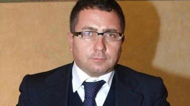 <b>FOLLE CORSA.</b> Sopra il comandante della polizia municipale Daniele De Sanctis. A destra i viali a mare di Marina