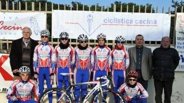 In vetrina tutti gli atleti di Cecina e Marina E via con la Granfondo