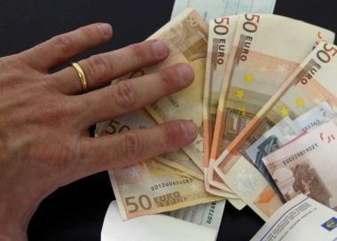 Il promotore sospeso &egrave; accusato di aver fatto sparire i soldi dei clienti 