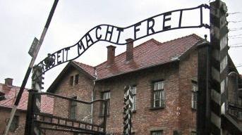 L’ingresso del Lager di Auschwitz