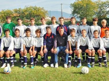 Federico Biscardi e la squadra del CF 2001 dei nati nel 97 
