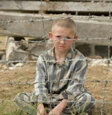 <b>SHOAH.</b> Bambino in un campo di concentramento 
