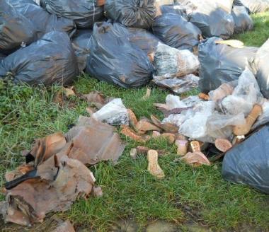 Scarti di calzatiurifici trovati in Corte Mennoni       
