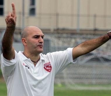 Lallenatore rossobl&ugrave; Massimo Mosti 