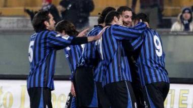 <b>FELICITA’.</b> I nerazzurri esultano dopo il rigore di Carparelli