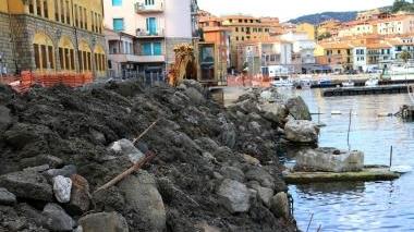 Sigilli al cantiere del porto