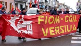 <b>SPACCATURA.</b> Un corteo della Fiom: l’area “Cgil che vogliamo” si riconosce nella battaglia dei metalmeccanici