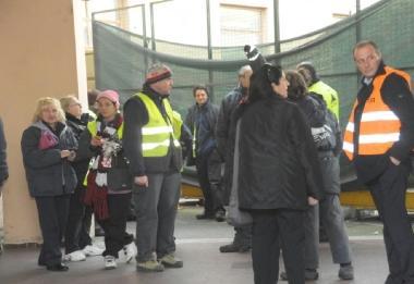 Due momenti della protesta dei lavoratori della Pega