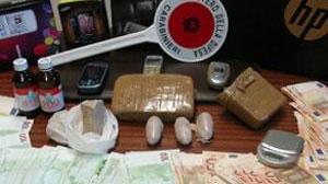Albanese arrestato con un chilo di eroina e 10mila euro
