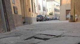 <b>VIA COLOMBO.</b> La pavimentazione