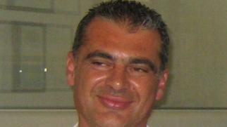 Camillo Auricchio e sopra il palazzetto dello sport (Vip)