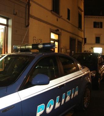 Una volante della polizia 