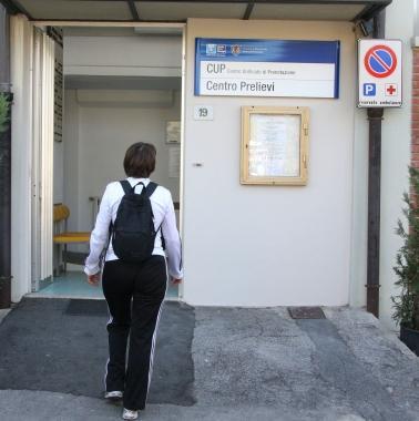 Il centro prelievi nella sede della Misericordia a Marina di Pietrasanta    
