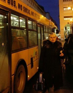 <b>BUS ATL.</b> La fermata in piazza Grande davanti al duomo       