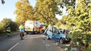 L’incidente in cui persero la vita due bambini e i loro nonni, finiti con l’auto contro un platano