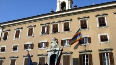 Palazzo Civico: il reddito annuo dei dirigenti comunali è cresciuto in media di 4-5000 euro