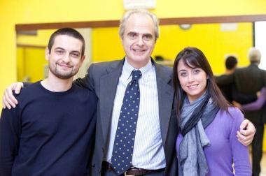 <b>TEO BELLIA </b>con due dei suoi giovani allievi    