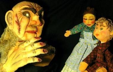 Uno spettacolo di marionette 