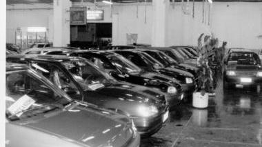 Alcune auto in vendita (foto d’archivio)