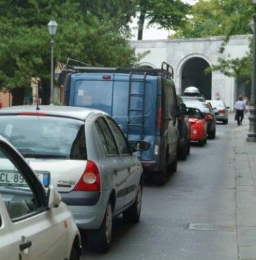 Via Elisa &egrave; chiusa al traffico dalle 7 alle 14 perch&eacute; lo smog ha raggiunto livelli alti 