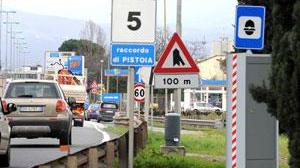 Cartelli troppi vicini? Nuovo autovelox sotto accusa