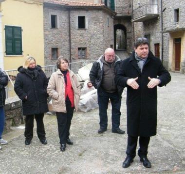 Frana di Tenerano faccia a faccia sindaco-abitanti