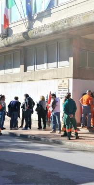 Sopra Claudio Della Lucia, accanto la sede dell’Unione dei Comuni