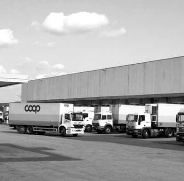 Camion al parcheggio della Coop di Vignale