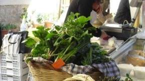 Un mercatino dei prodotti della filiera corta