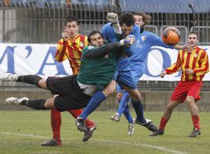 Calcio, solo pari (0-0) per il Prato col Giulianova