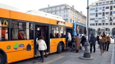 La fermata del bus Atl in piazza Grande