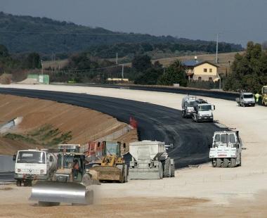 Tirrenica: si sta gi&agrave; asfaltando 