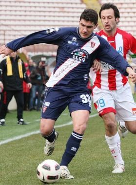 <b>PREZIOSO.</b> Nicola Mora corre sulla fascia 