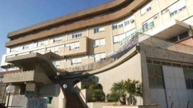 Detenuto ricoverato in ospedale tenta la fuga, denunciato