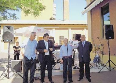 Il sindaco durante la cerimonia per festeggiare il mezzo secolo del circolo “Bruno Losi” e la sede