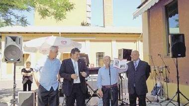 Il sindaco durante la cerimonia per festeggiare il mezzo secolo del circolo “Bruno Losi” e la sede