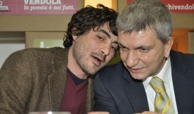 Nicola Fratoianni nelle vesti di suggeritore di Nichi Vendola