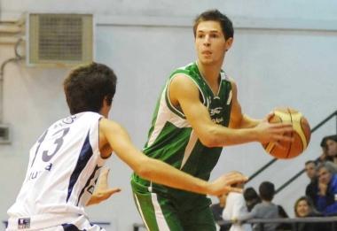 Venucci in azione, sotto Mencarelli 