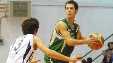 Venucci in azione, sotto Mencarelli