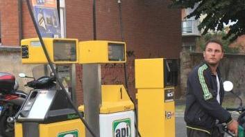 Un distributore di benzina