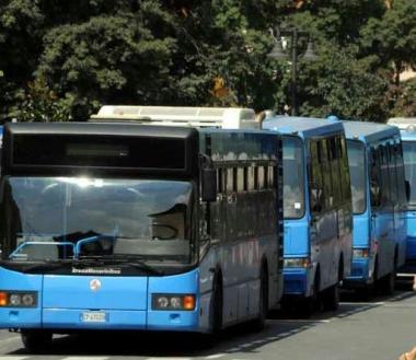 <b>TROPPO VELOCI? </b>Alcuni autobus dellAtnb     
