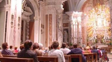L’interno del santuario di Montenero