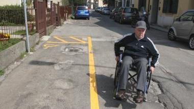 Accanto e in basso il signor Venturini Degli Esposti nella via dei Caselli