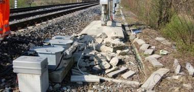 Il punto della ferrovia dove luomo stava rubando il rame   