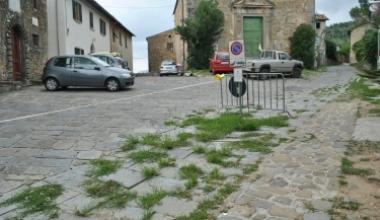 I paesani si mobilitano per ripulire Buggiano Castello